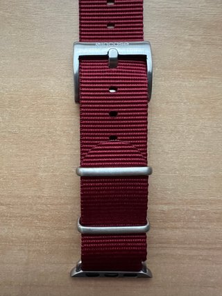 Apple Watch X Incase 38mm. Deep Red Nylon Band