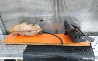 Caja Batería y Depósito Aceite Derbi GPR 125cc 2T