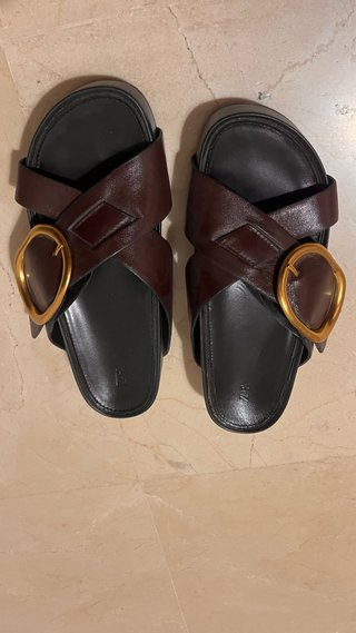 Sandalias Zara Marrones con Hebilla