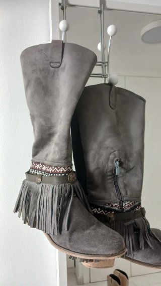 Botas Boho Grises con Flecos