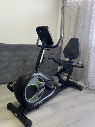 Bicicleta estática reclinada ZIPRO con respaldo