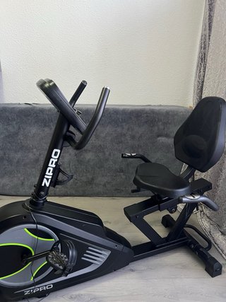 Bicicleta estática reclinada ZIPRO con respaldo