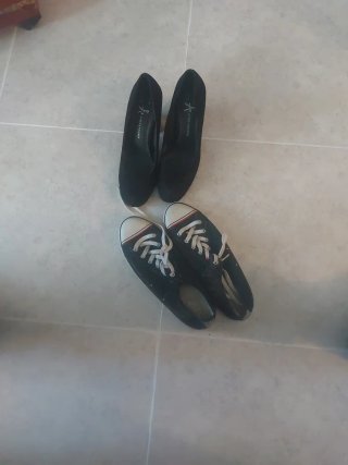 Lote de 2 pares de zapatos negros, 39 y 40.