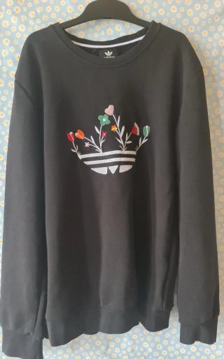 Sudadera Adidas Originals Negra Logo Flores