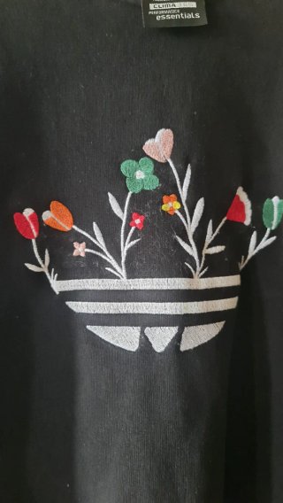 Sudadera Adidas Originals Negra Logo Flores