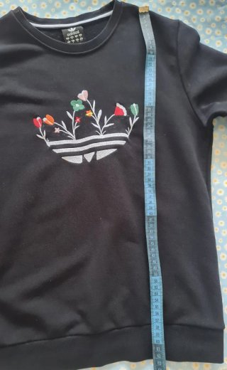 Sudadera Adidas Originals Negra Logo Flores
