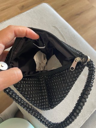 Pochete preta com brilhos