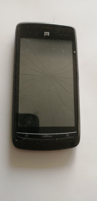 Móvil ZTE Blade pantalla rota