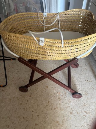 Moisés de mimbre para bebé
