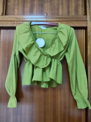Blusa verde cruzada manga larga