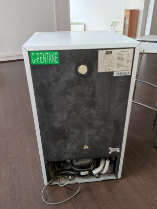 Frigorífico Bajo Encimera con Congelador