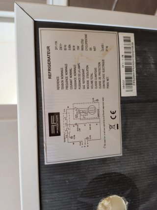 Frigorífico Bajo Encimera con Congelador