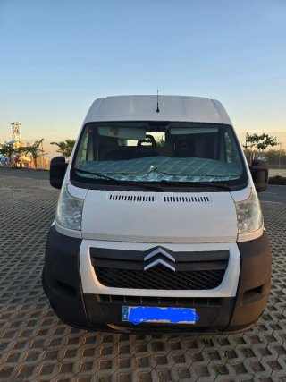 Alquiler furgoneta camper completa