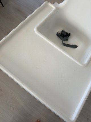 Trona IKEA con bandeja