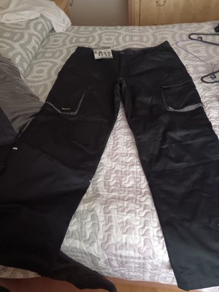 Pantalones y forro de trabajo negros invierno