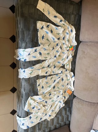 2 Pijamas Lupilu 4-6 años dinosaurios