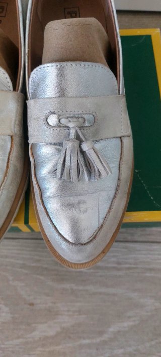 Zapatos Pitillos plateados con flecos