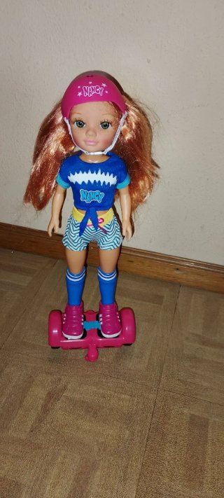 Muñeca Nancy Skyboard