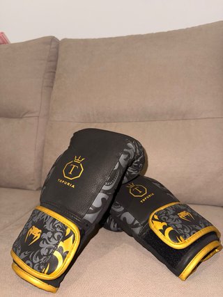 Guantes de Boxeo Venum Topuria original poco uso