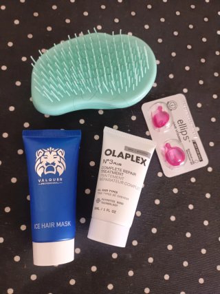 Lote Olaplex y Valquer: Mascarilla y Cepillo