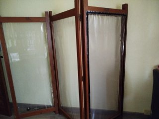 Biombo de Madera con Paneles Transparentes