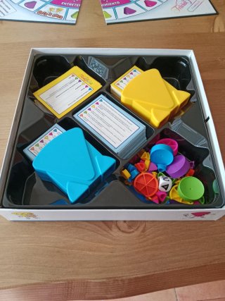 Juego de mesa Trivial Pursuit Familia