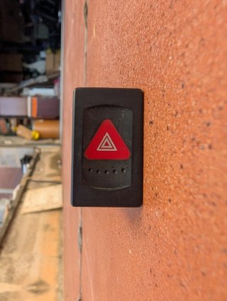 Interruptor Luces Emergencia VW Passat 2000