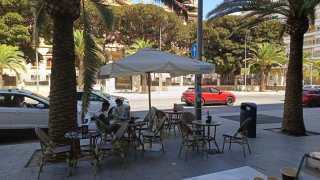 Traspaso de bar cafetería con terraza, actualmente