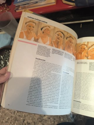 Libro VOGUE de la belleza - Deborah Hutton