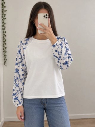 Sudadera blanca bordada azul Talla M