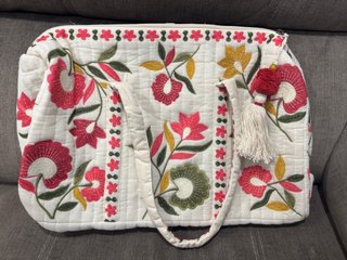Bolsa Zara con Bordados Florales