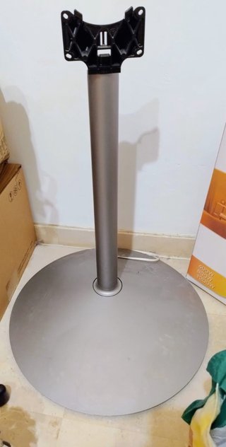 Soporte de Pie para Televisión Loewe