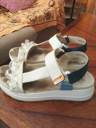 Sandalias Blancas y Azules Talla 39
