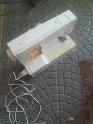Máquina de coser LADA 507 eléctrica