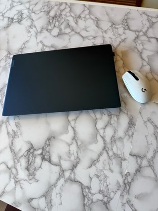 Ordenador portátil Lenovo + ratón logitech