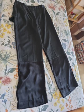 Pantalón Negro de Corte Recto