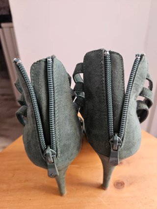 Sandalias tacón flecos Carolina Boix (Ante verde)
