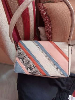 Bolso de asa rígida multicolor