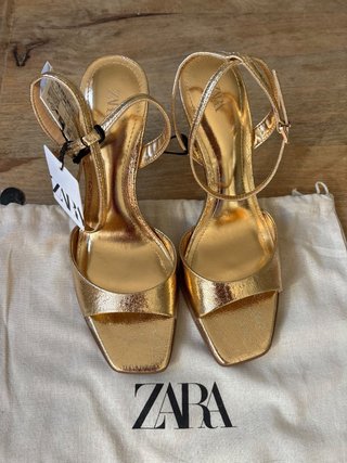 Sandalias Zara Doradas Talla 39