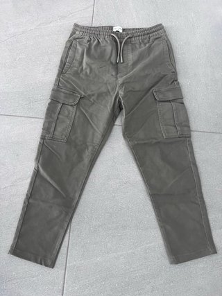 Pantalón cargo verde militar Talla XS
