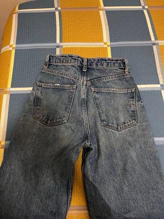 Pantalón vaquero Zara ancho