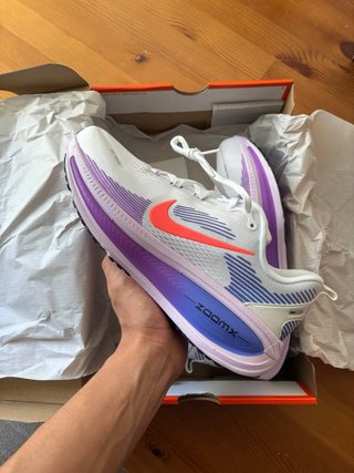 Nike Vomero 18 Talla 42