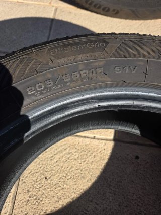 2 Neumáticos Goodyear EfficientGrip