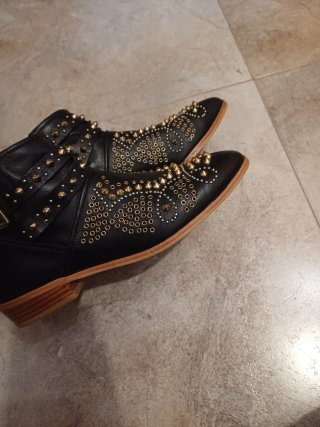 Botines ZARA con tachuelas