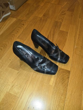 Zapatos de tacón Gie-Ka negros