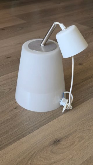 Lámpara blanca de techo IKEA