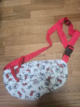 Riñonera Hello Kitty Estampada