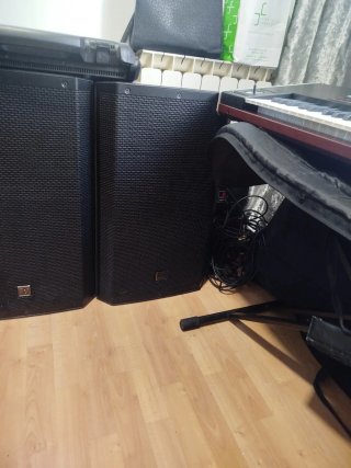 2 Altavoces Electro-Voice 1000W