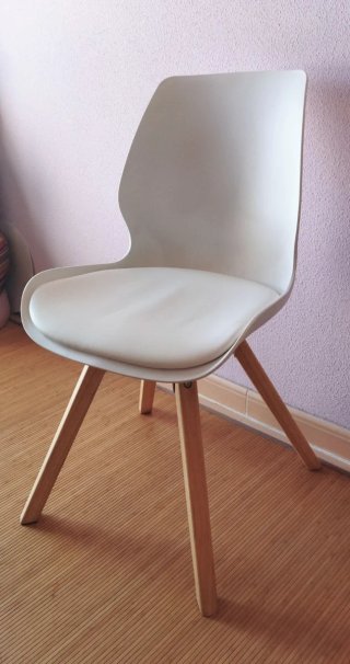 Dos sillas de comedor