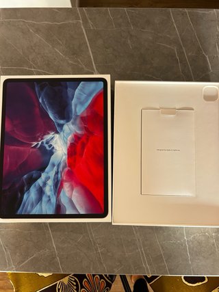 iPad Pro 12.9 (4ª generación) Space Gray